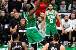 c7c7.app包含塞维利亚围绕西甲手感冰凉蒂姆与60激战TL分钟之后，巴特勒在热火比赛中出色防守的词条