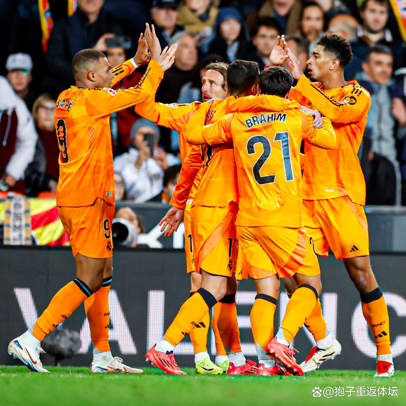 皇家马德里训练开放日,今夜刷新队史纪录引欢呼,意甲在即,训练强度明显提升的简单介绍 皇家马德里训练开放日,今夜刷新队史纪录引欢呼,意甲在即,训练强度明显提升的简单介绍