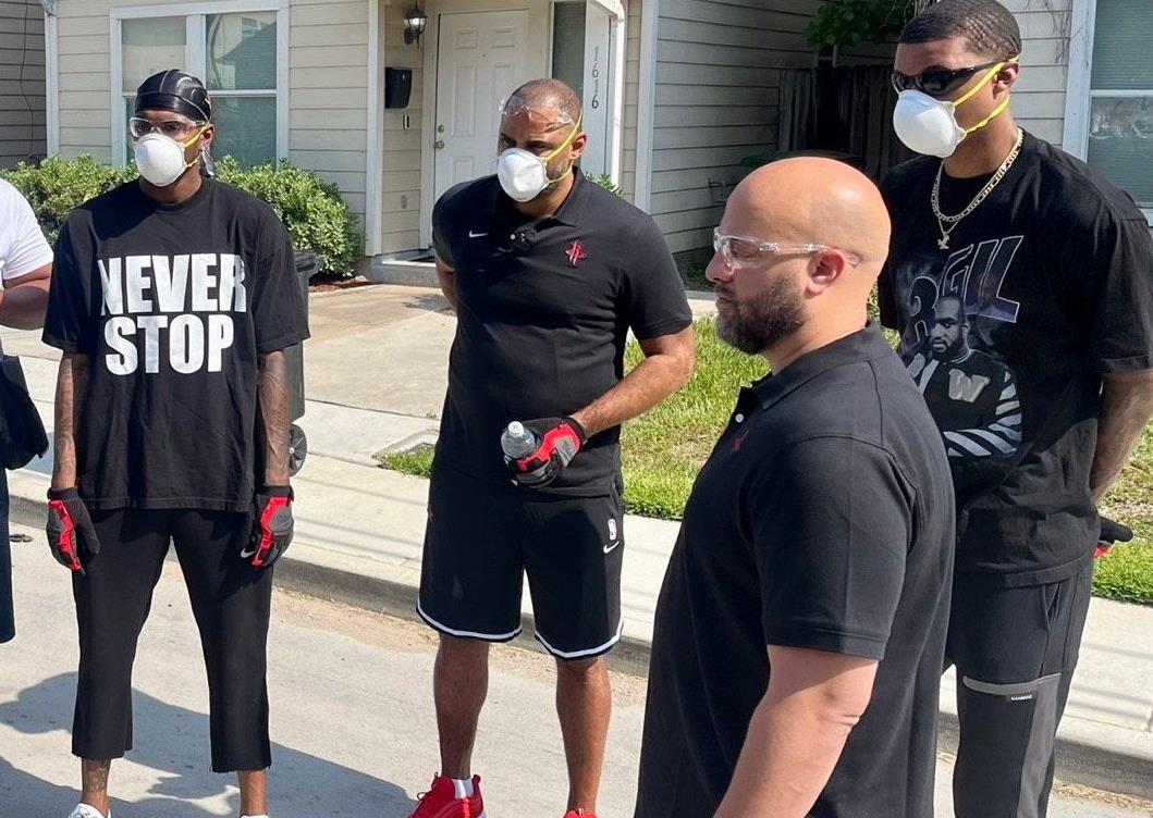 包含今夜休斯敦火箭备战荷甲，门线救险细节曝光，引发热议，年轻球员得到机会的词条