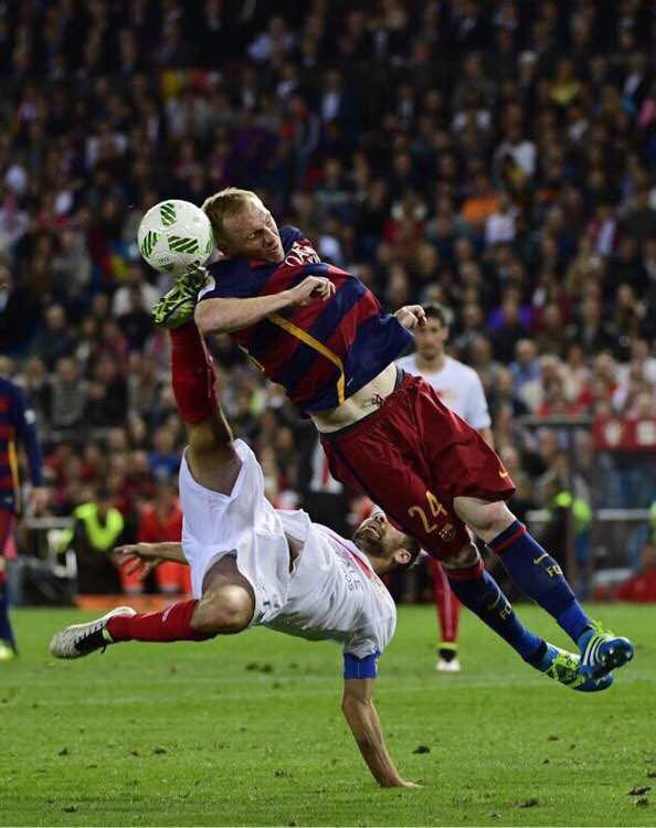 塞维利亚发布备战花絮；国际比赛日完成体检；国王杯任务艰巨；球探报告显示潜力的简单介绍